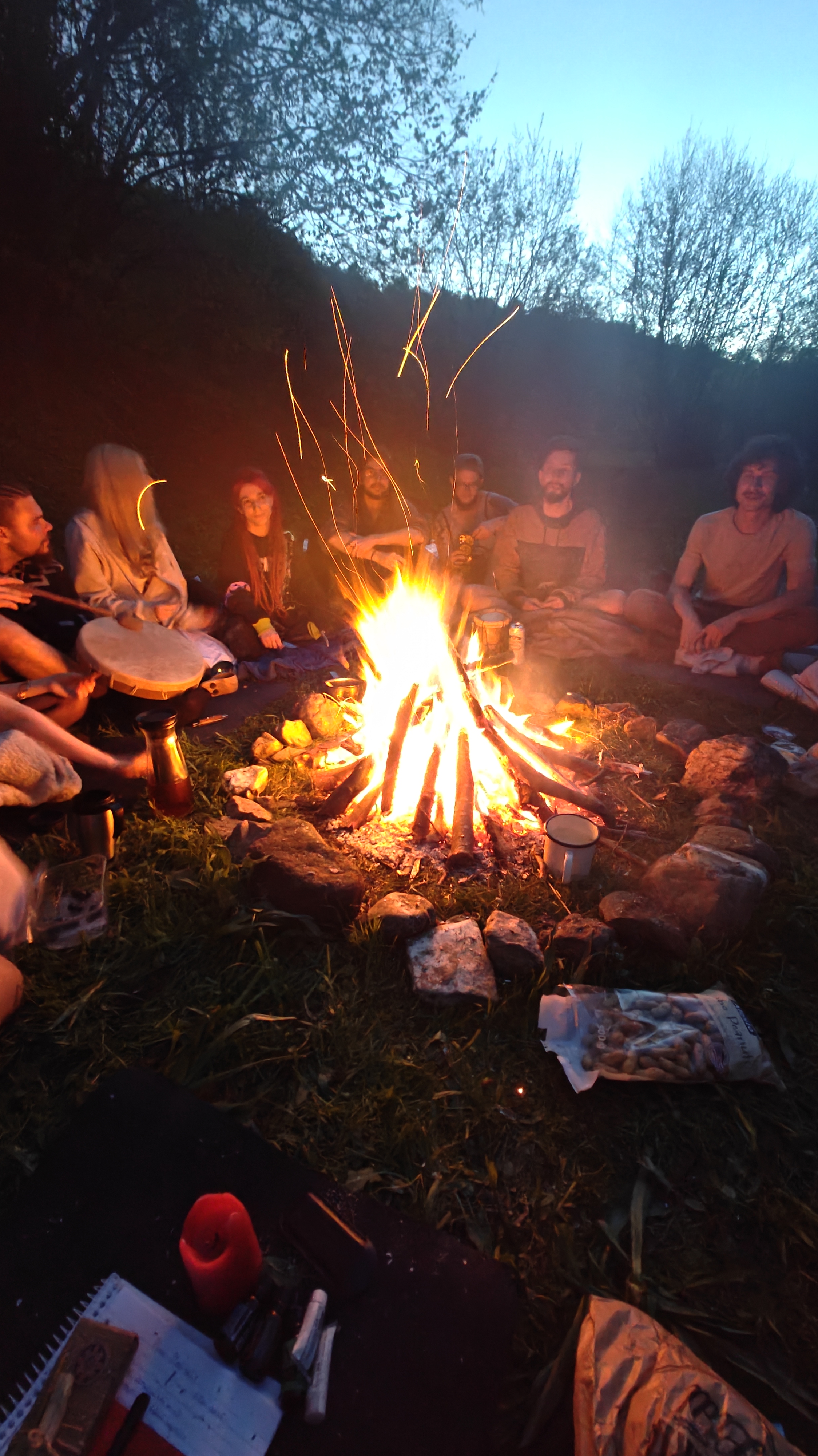 Cerc în jurul focului